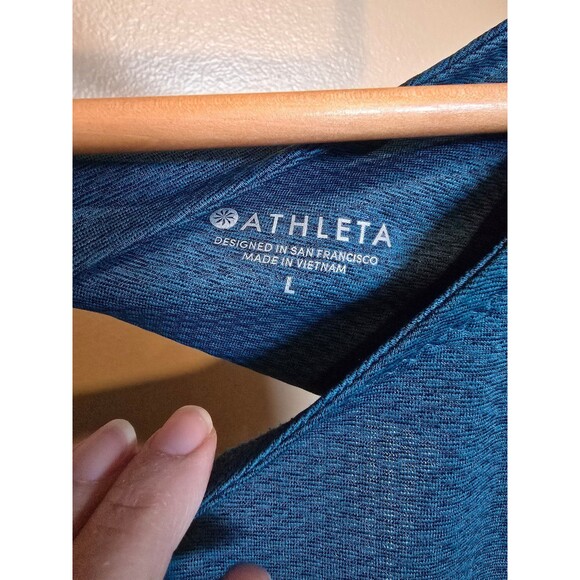 Athleta long sleeve athletic top with twist open back size large - Picture 2 of 8